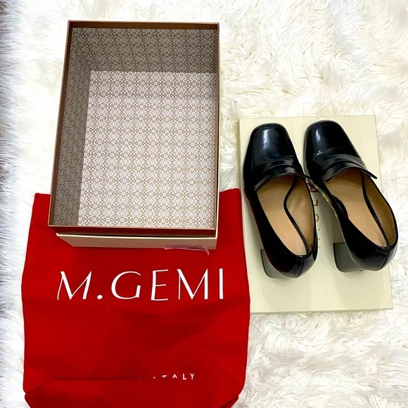 Experience quiet luxury with this M.Gemi shoe with dust bag and box. - Picture 1 of 8